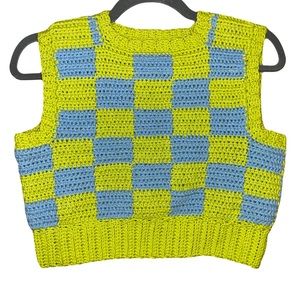 checkered crochet cropped vest
